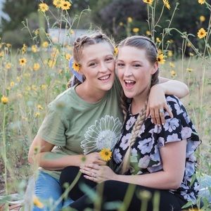 Meet your Posher, Caitlin